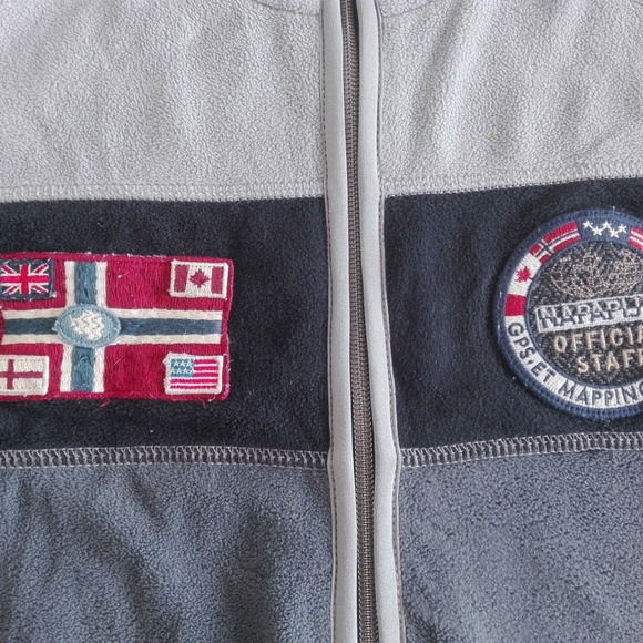 Napapijri fleece size M - Picture 2 of 5